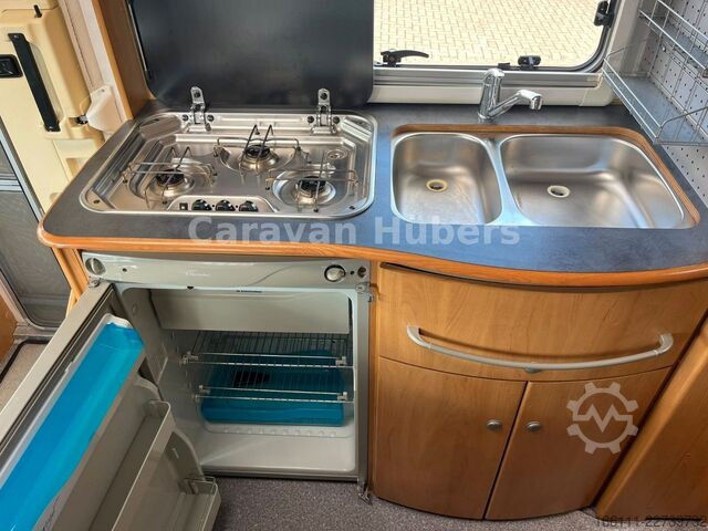 Integriertes Wohnmobil HYMER/ERIBA B 524 - Klima - Hub/Festbett -  - AHK