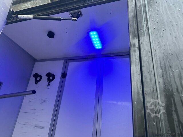 Viehtransporter Renault Master Haras 1-2 Pferde Automatik Aluaufbau