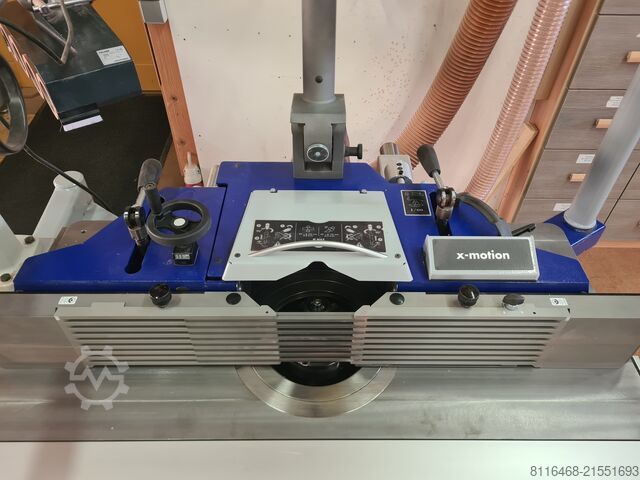 Schwenkspindelfräse Format4 profil 45 Z x-motion