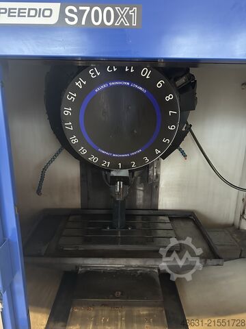 Vertikales Bearbeitungszentrum Brother Speedio S 700 X1 ähnlich Fanuc Robodrill