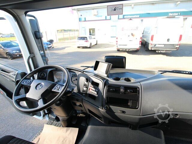 Transporter mit Koffer Mercedes-Benz Atego 818 Koffer LBW+KLIMA+TEMPOMAT+KAMERA+AHK