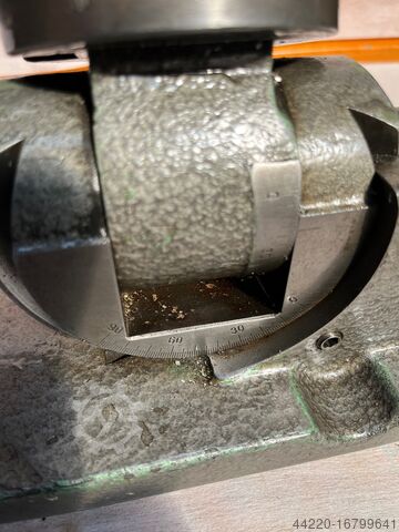 Universal swivel vice Kesel 