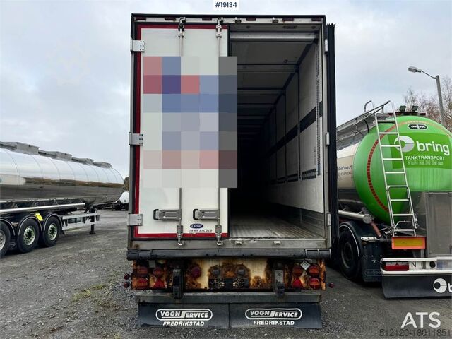 Refrigerated/freezer transport Krone Thermotrailer w/ Carrier.