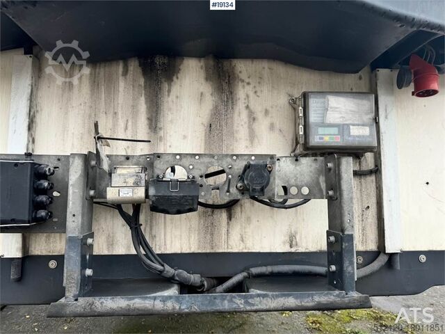 Refrigerated/freezer transport Krone Thermotrailer w/ Carrier.