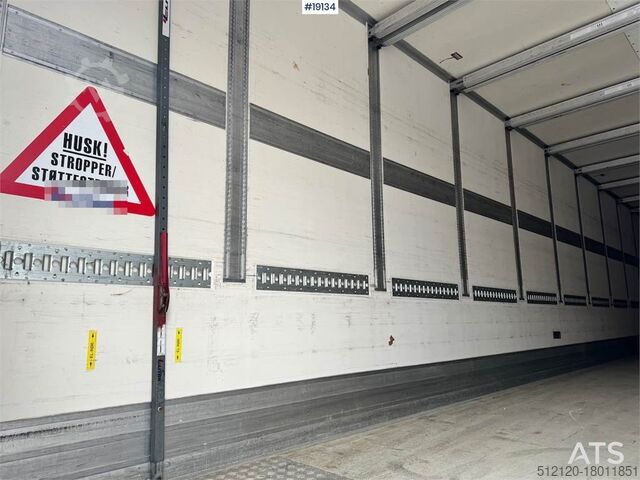 Refrigerated/freezer transport Krone Thermotrailer w/ Carrier.