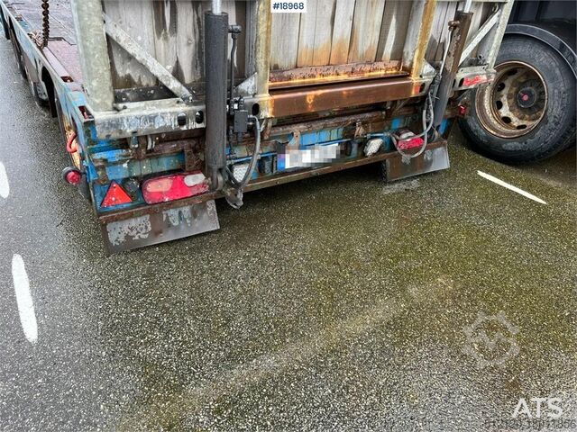 Low loader Kel-Berg Machine trailer w/ Hydraulic driving bridge