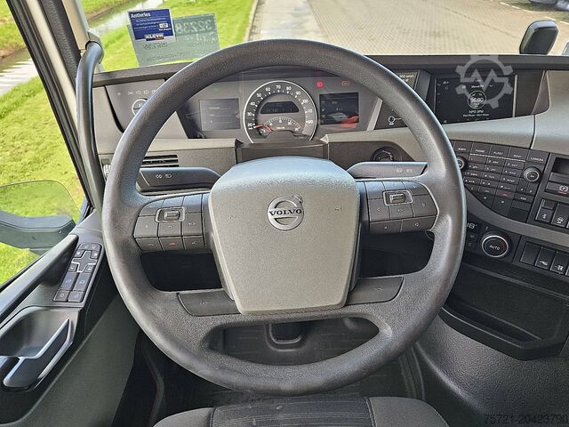 Standard-SZM VOLVO FH 500 6X2 STEERED PTO+HYDR