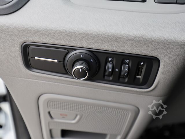 Panel van Maxus DELIVER 9