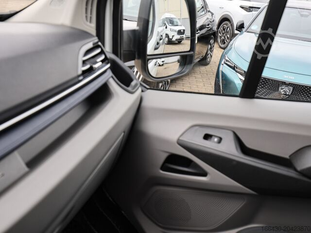 Panel van Maxus DELIVER 9