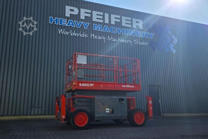Scherenhebebühne SkyJack SJ6832RT Diesel, 4x4 Drive, 11.6m Working Height,