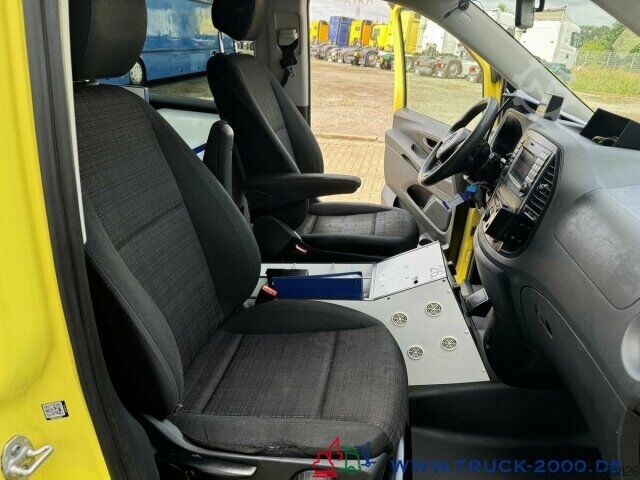 Fire truck Mercedes-Benz Vito 119 CDI 4x4 Notarzt Rettung Ambulance Klima