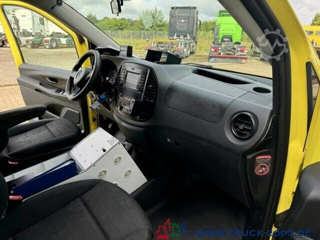 Fire truck Mercedes-Benz Vito 119 CDI 4x4 Notarzt Rettung Ambulance Klima