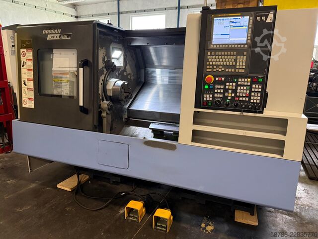 CNC lathe DOOSAN Lynx 300M