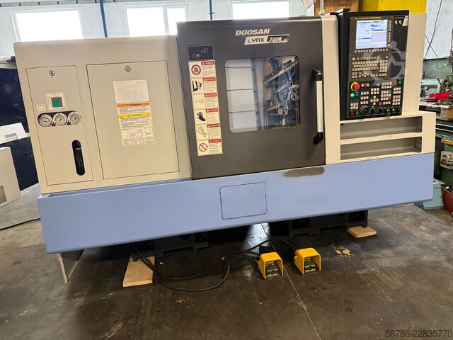 CNC lathe DOOSAN Lynx 300M