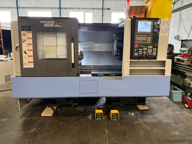 CNC lathe DOOSAN Lynx 300M