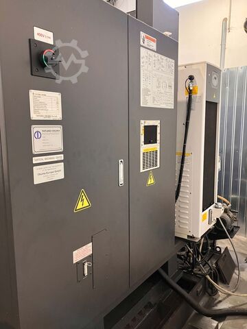 Vertical machining center Okuma GENOS M560-V-e
