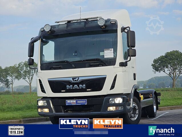Chassis with cab MAN 8.220 TGL WB305 AIRCO PTO