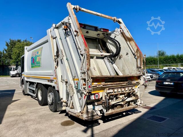 Automatic waste compactor Mercedes-Benz ECONIC 26-29