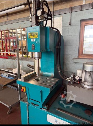 Hydraulische C-Gestellpresse HYDROIL HMV 50 120