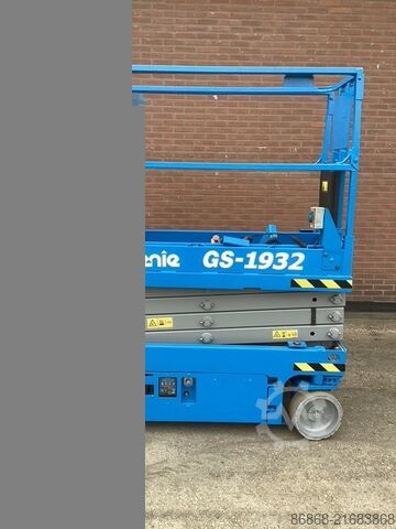 Gebrauchte Scherenarbeitsbühne Genie GS1932 (neue Batterien) GENIE GS1932