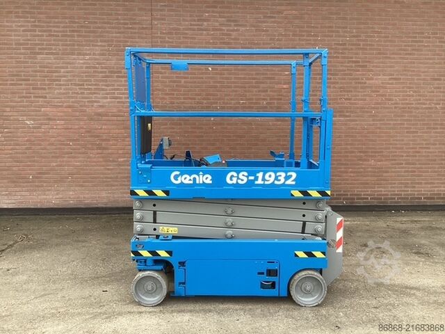 Gebrauchte Scherenarbeitsbühne Genie GS1932 (neue Batterien) GENIE GS1932