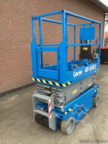 Gebrauchte Scherenarbeitsbühne Genie GS1932 (neue Batterien) GENIE GS1932