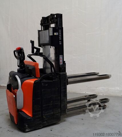 High Lift stacker Toyota SPE200D