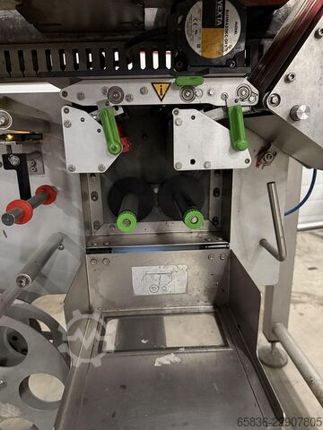 VWS Nederland labelling line with two print and apply stations VWS Nederland 