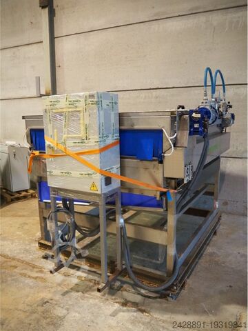 Bürstenmaschine mit 18 Bürsten Maf Roda Agrobotic CEP. 18B1500-TDDI