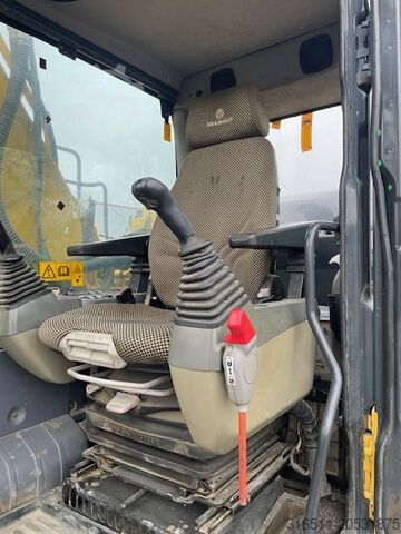 Kettenbagger Komatsu PC240NLC-10