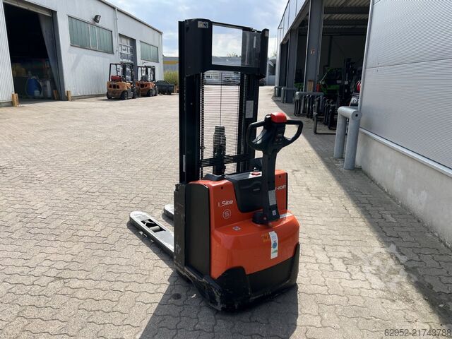 High Lift stacker Toyota SWE 120
