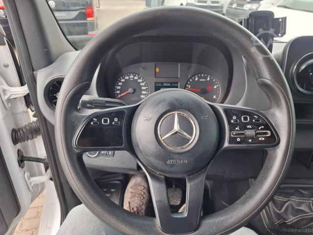 Pick-up van MERCEDES-BENZ Sprinter 216 CDI Doka  1. Hand