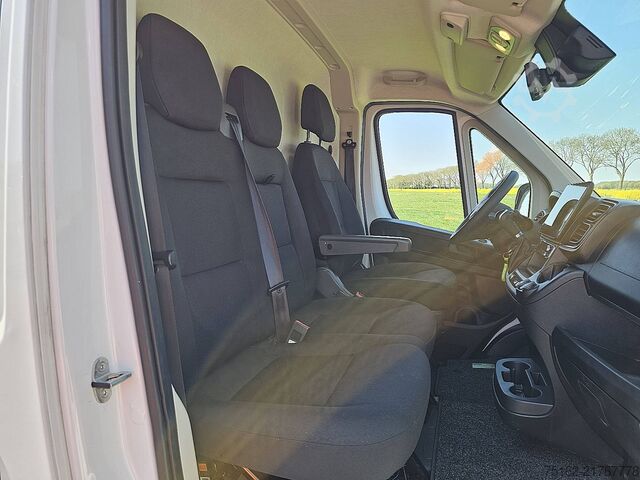 High-roof van PEUGEOT BOXER 2.2 L4H2 Automaat Navi