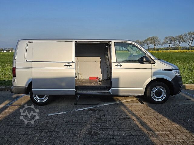 High-roof van VOLKSWAGEN TRANSPORTER 2.0 TDI L2H1 Navi Automaat