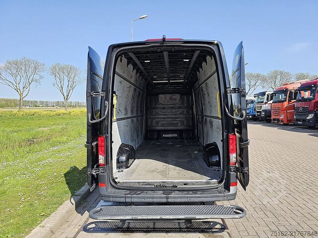 High-roof van VOLKSWAGEN CRAFTER 35 2.0 L4H3 Automaat Euro6