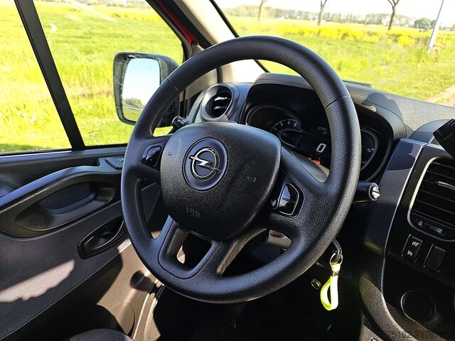 High-roof van OPEL VIVARO 1.6