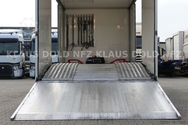 Car carrier van MERCEDES-BENZ Atego 822 Autotransporter Geschloss. Automatik