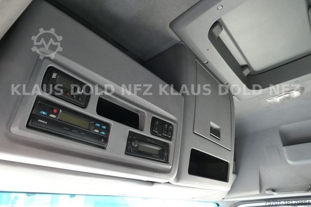 Car carrier van MERCEDES-BENZ Atego 822 Autotransporter Geschloss. Automatik