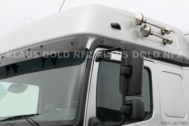 Car carrier van MERCEDES-BENZ Atego 822 Autotransporter Geschloss. Automatik