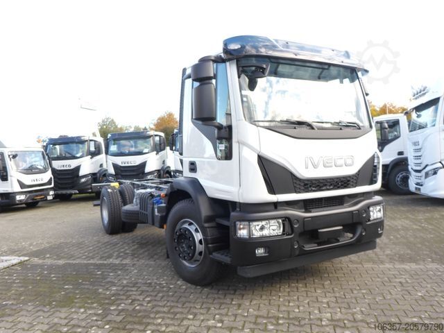 Van chassis IVECO Eurocargo 180E32K Radstand.4.185mm 2-Stück MY 25