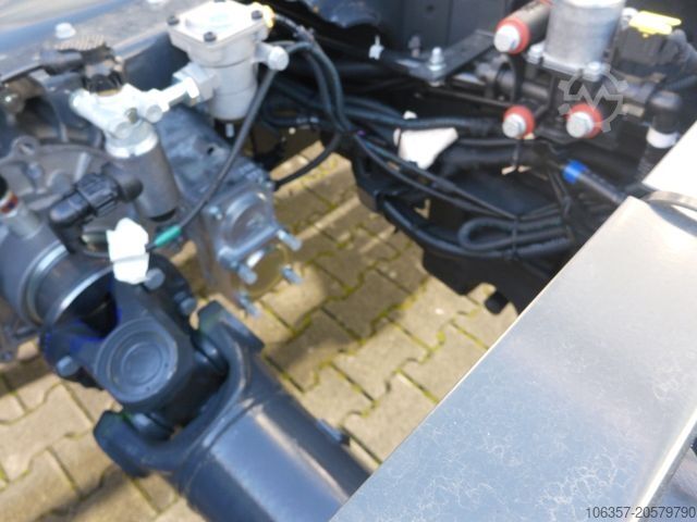 Van chassis IVECO Eurocargo 180E32K Radstand.4.185mm 2-Stück MY 25