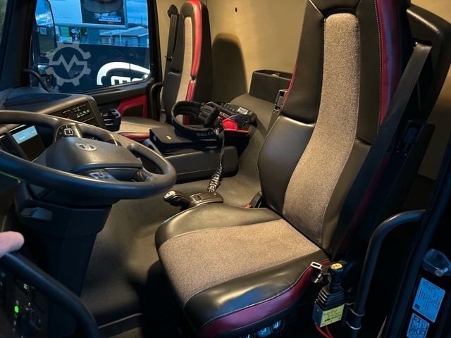 Autokran VOLVO FMX 420 8x4 Montagekran 29m + JIB+Seilwinde