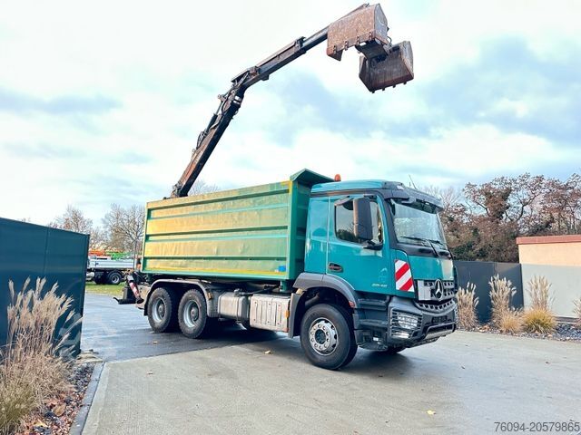 Kipper LKW MERCEDES-BENZ Arocs 2646 6x4Selbstlader Kran Kipper Bordmatik
