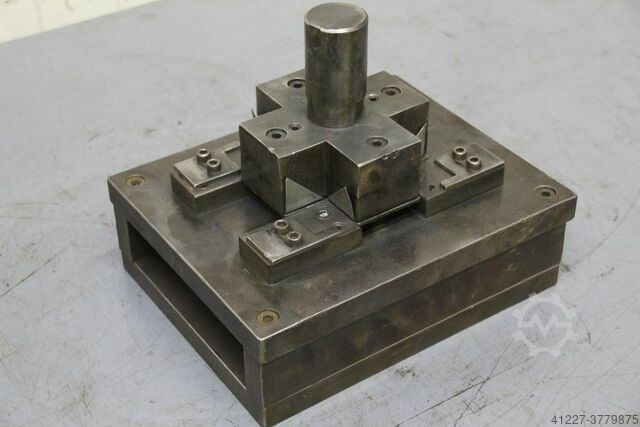 Punching tool with bending function unbekannt 255/205/H210 mm