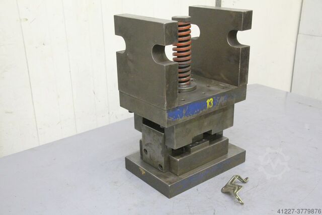 Punching tool with bending function unbekannt 300/205/H445 mm