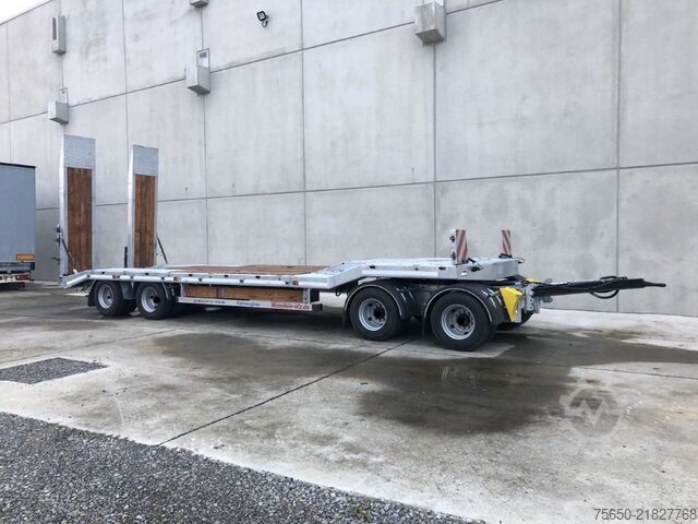 Low loader trailer Möslein T 4 VB H1 1 neuer 4 Achs Tieflader hydraulischen Rampen