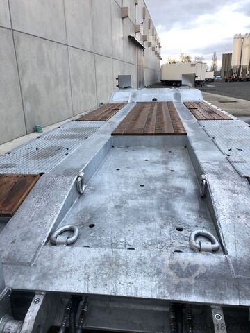 Low loader trailer Möslein T 4 VB H1 1 neuer 4 Achs Tieflader hydraulischen Rampen
