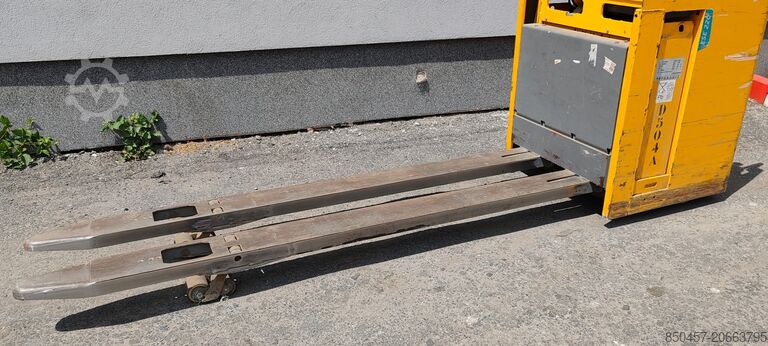 Sitz-Gabelhubwagen Jungheinrich ESE220 2400mm
