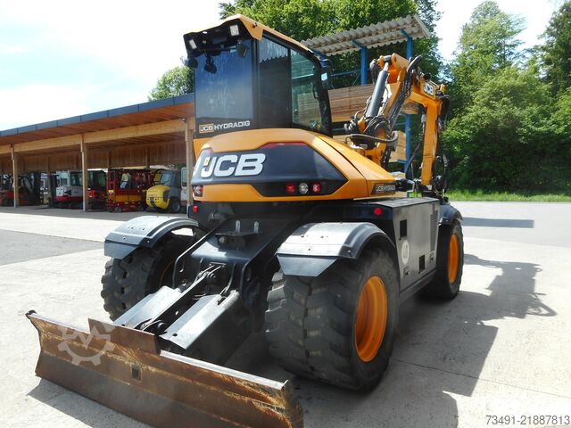 Mobile excavator JCB HYDRADIG 110W Tiltrotator