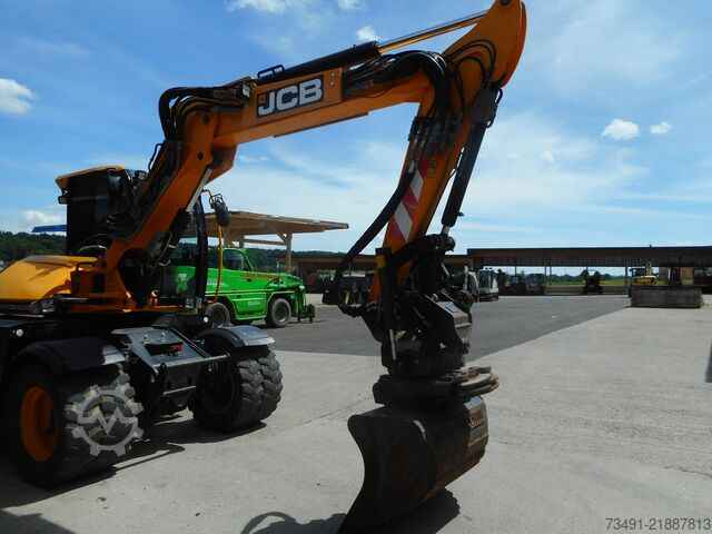 Mobile excavator JCB HYDRADIG 110W Tiltrotator